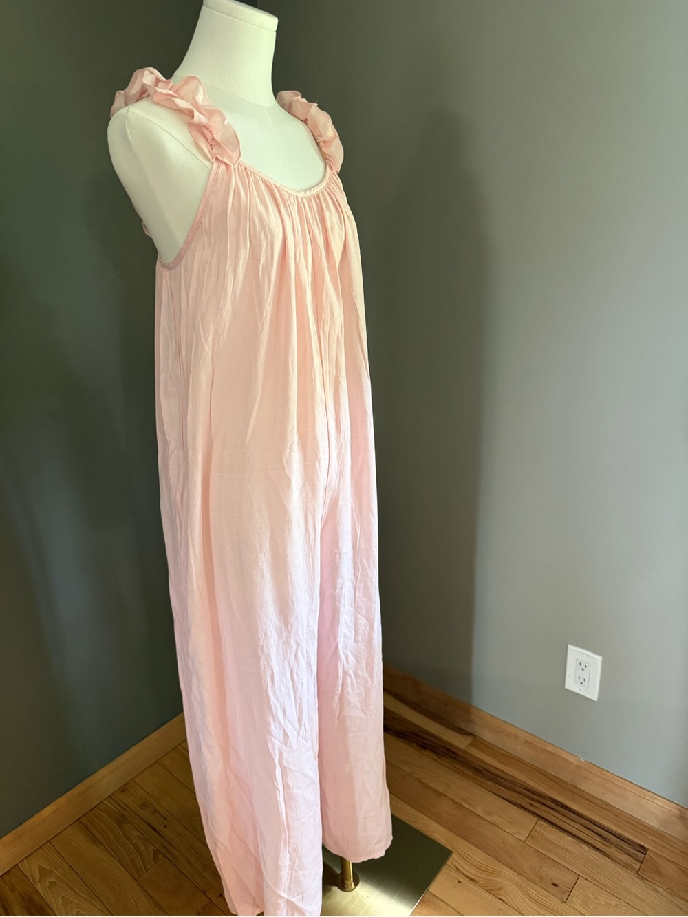 Vogue Light Pink Ruffle-Strap Women’s Jumpsuit - Picture 3 of 5